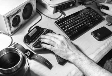 经验了解下“君临天下透视开挂神器”确实真的有挂吗!